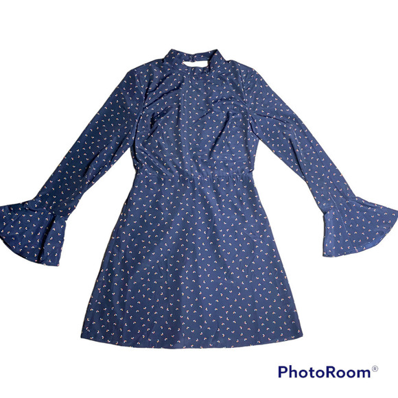 JOA J.O.A REVOLVE Bell Sleeve Open Back Dress Navy Geometric sz Small - Picture 4 of 13